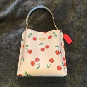 Coach cherries mollie bucket 22